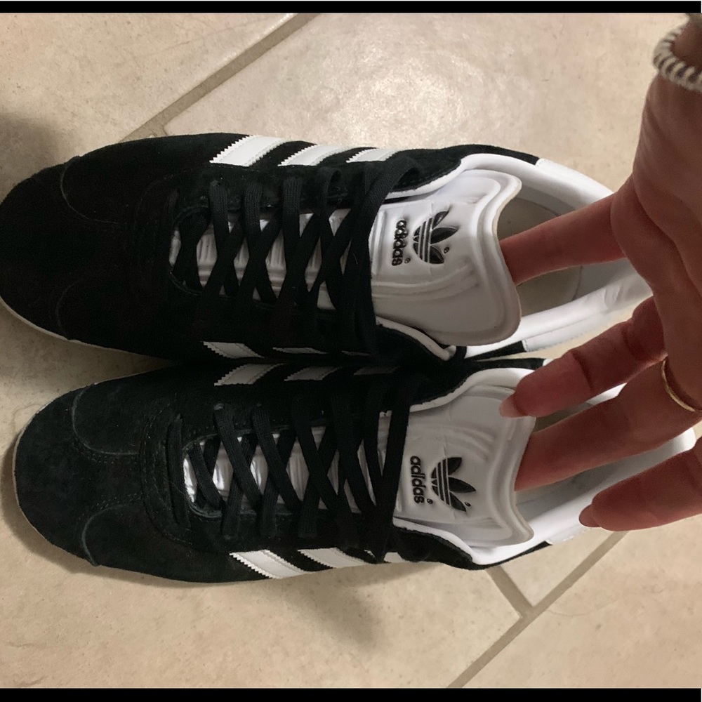 Gazelle Adidas Sneakers size 8 (womans)